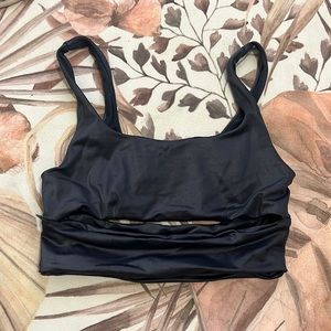 COPY - Alo yoga cut out sports bra